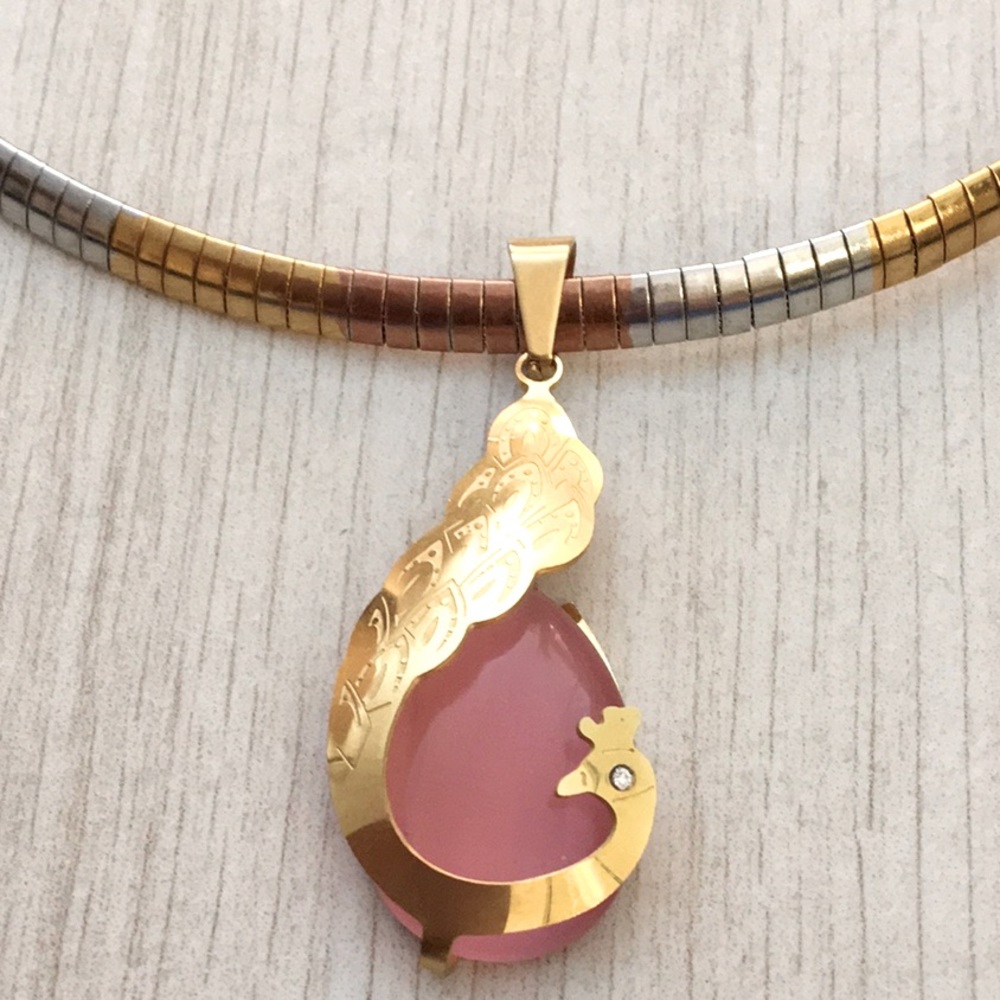 Omega choker with peacock pendant steel